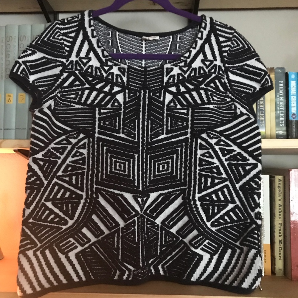 Moth Jacquard pattern top in blue size L